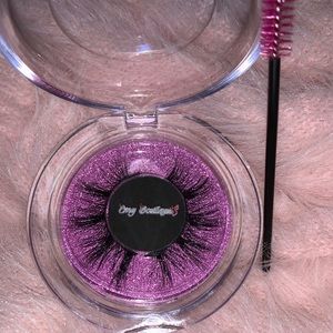 our 20mm wispy lashes!